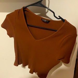 Cropped ribbed v-neck